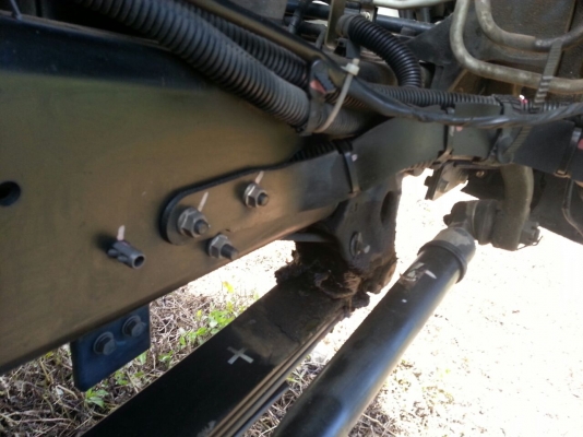 รถฮีโน่ 6 ล้อ ตู้แห้ง 150 แรงม้า. ปี 50  ( รถวิ่ง 1xx,xxx กม. )   สนใจติดต่อ  081 - 6079515