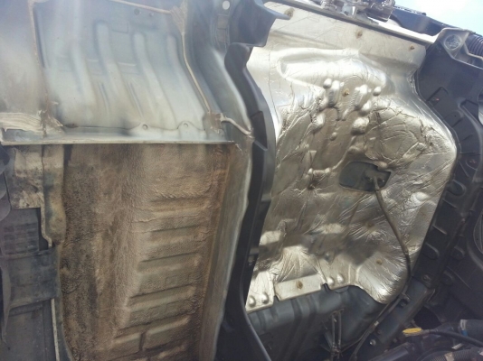 รถฮีโน่ 6 ล้อ ตู้แห้ง 150 แรงม้า. ปี 50  ( รถวิ่ง 1xx,xxx กม. )   สนใจติดต่อ  081 - 6079515