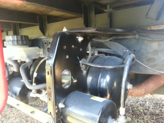 รถฮีโน่ 6 ล้อ ตู้แห้ง 150 แรงม้า. ปี 50  ( รถวิ่ง 1xx,xxx กม. )   สนใจติดต่อ  081 - 6079515