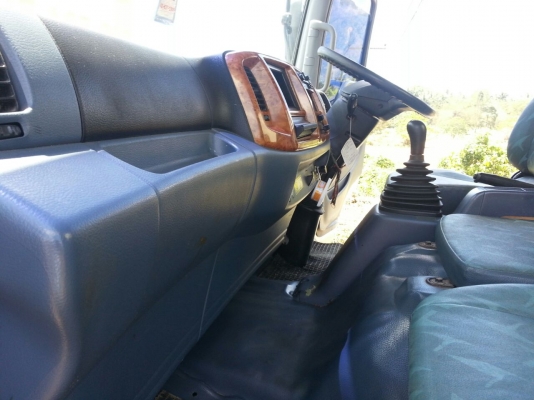 รถฮีโน่ 6 ล้อ ตู้แห้ง 150 แรงม้า. ปี 50  ( รถวิ่ง 1xx,xxx กม. )   สนใจติดต่อ  081 - 6079515