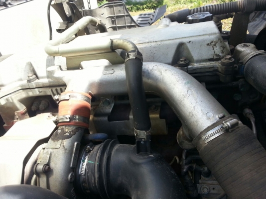 รถฮีโน่ 6 ล้อ ตู้แห้ง 150 แรงม้า. ปี 50  ( รถวิ่ง 1xx,xxx กม. )   สนใจติดต่อ  081 - 6079515