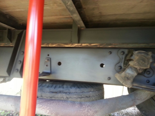 รถฮีโน่ 6 ล้อ ตู้แห้ง 150 แรงม้า. ปี 50  ( รถวิ่ง 1xx,xxx กม. )   สนใจติดต่อ  081 - 6079515