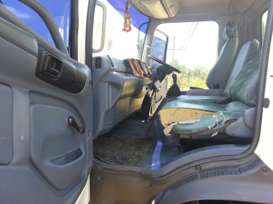 รถฮีโน่ 6 ล้อ ตู้แห้ง 150 แรงม้า. ปี 50  ( รถวิ่ง 1xx,xxx กม. )   สนใจติดต่อ  081 - 6079515