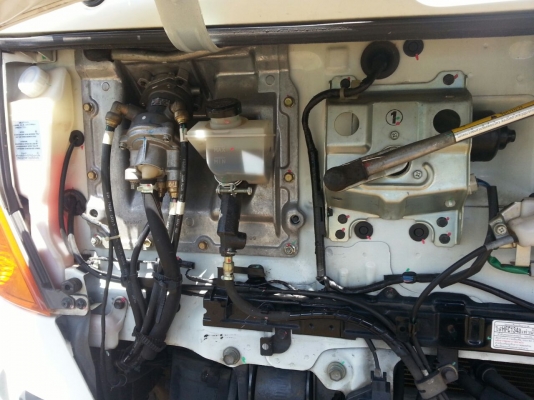 รถฮีโน่ 6 ล้อ ตู้แห้ง 150 แรงม้า. ปี 50  ( รถวิ่ง 1xx,xxx กม. )   สนใจติดต่อ  081 - 6079515