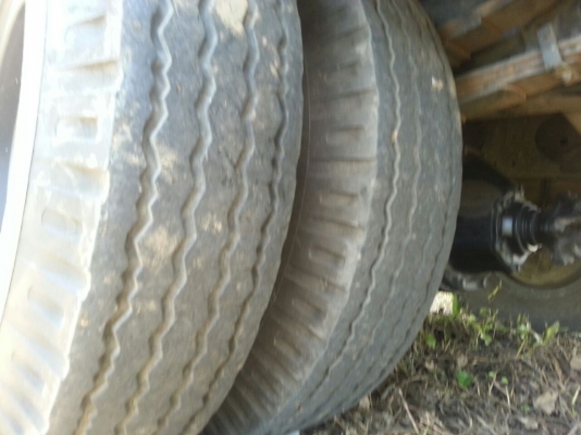 รถฮีโน่ 6 ล้อ ตู้แห้ง 150 แรงม้า. ปี 50  ( รถวิ่ง 1xx,xxx กม. )   สนใจติดต่อ  081 - 6079515