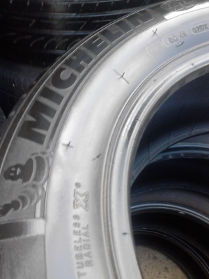 215/60R16 MICHELIN  ENERGY XM-2  สวย ดอกยางหนา  เสมอ  ปี 2012 ชุด 4 เส้น   TEL.081-427-3941