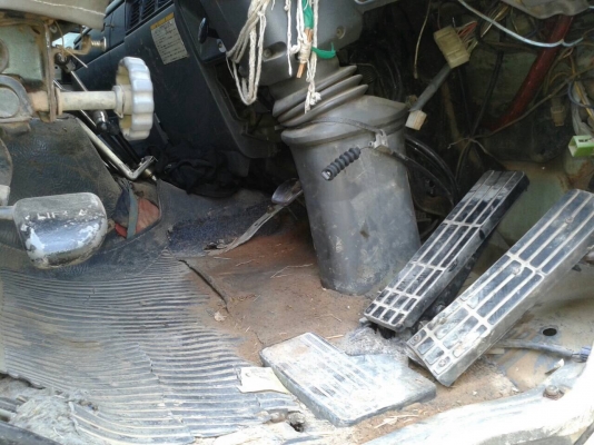 ขาย HINO FM3M คัสซีสวยตลอดเส้น เครื่องเดิม M10C 240 แรงม้า เกียร์เดิม สโลว์เดิม แอร์เย็น ทะเบียนพร้อมโอนครับ