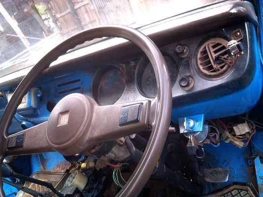 หกล้อ อีซูชุ TL88แรงดั้ม3คิว สภาพพร้อมใช้งาน ทะเบียนเอกสาร ม.79