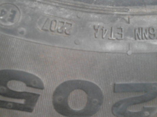 205R16C CONTINENTAL 4X4 Contact 110/108R ปี 2012 ชุด 4 เส้น TEL.081-427-3941 205R16C CONTINENTAL 4X4 Contact 110/108R ปี 2012 ชุด 4 เส้น TEL.081-427-3941