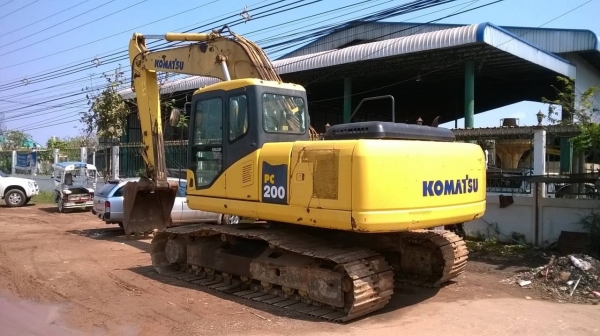 ขายแบคโฮ KOMATSU PC200-7 เอกสารใบอินวอยซ์ สภาพพร้อมใช้งาน ระบบไฟเต็ม แอร์เย็น ราคาคุยกันได้ครับ