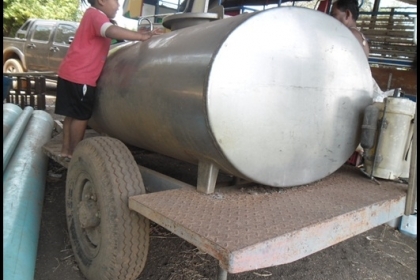 ถังน้ำแสตนเลส 1,200 ลิตร