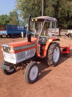แทรกเตอร์คูโบต้า 2202 สภาพดี มีผานหลังให้ด้วย