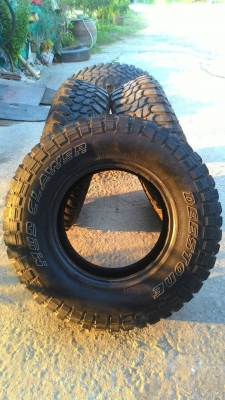 ขาย ยางMud 265/75R16 ครับ
