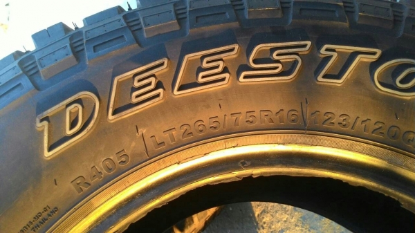 ขาย ยางMud 265/75R16 ครับ