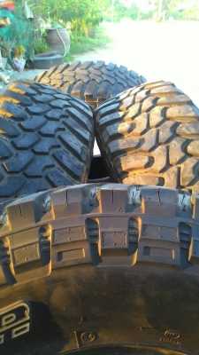 ขาย ยางMud 265/75R16 ครับ