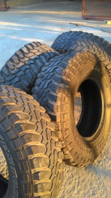 ขาย ยางMud 265/75R16 ครับ