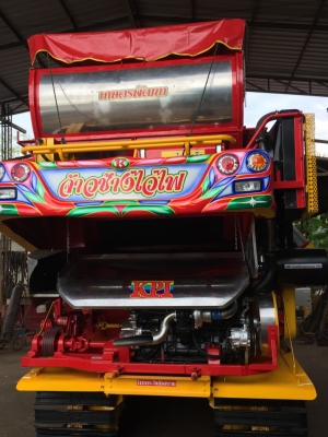 {ขาย}รถเกี่ยวข้าวเกษตรพัฒนา  รุ่นจ้าวช้างไวไฟ ปี 54