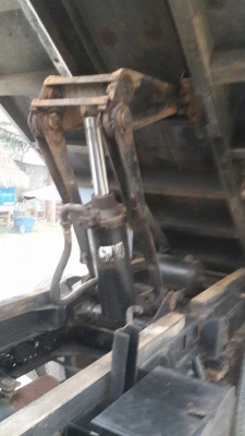 **ขายแล้วครับขอบคุณ Truck2hand ขาย ISUZU NPR-120 6ล้อดั้มดิน5คิว NPR66LX5S 4HF1-120แรง ฝาดำ ห้างแท้ ปี39 เครื่องเดิม เกียร์เดิม เครื่องฝาดำ แน่นดี แรงดี เกียร์สั้นเข้าง่าย ไม่หลุด ช่วงล่างเดิมๆ 6น็อต หน้า-หลัง คัสซีสวยเดิม ไม่ปะไม่มีดาม กระบะดั