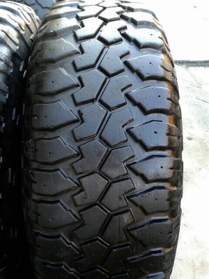ขายยางMaxxis Bighorn285/75/15ปี12