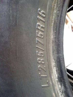 ขายยางMaxxis Bighorn285/75/15ปี12