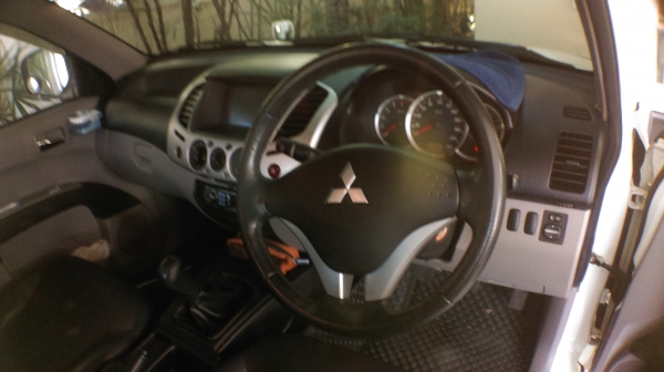 TRITON สี่ประตู พร้อมใช้งาน TRITON สี่ประตู พร้อมใช้งาน