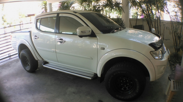 TRITON สี่ประตู พร้อมใช้งาน