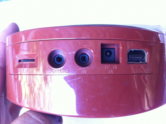 ไวโอลิน แบบทดสอบเล่นต่อออกทีวีผ่านช่อง AV ใช้ไฟผ่านห้อมแปลงแค่ 6 V.