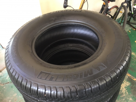 ยางรถยนตร์ฟอจูนเนอร์มือสองสภาพสวย ยางรถยนตร์ฟอจูนเนอร์มือสองสภาพสวย