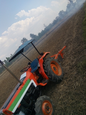 ขายคูโต้า L2202 DT-M ขับเคลื่อน 4 ล้อ พร้อมผาน 4 และโรตารี่เก่าใช้ได้ พร้อมลุยเครื่องฟิต