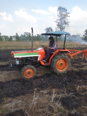 ขายคูโต้า L2202 DT-M ขับเคลื่อน 4 ล้อ พร้อมผาน 4 และโรตารี่เก่าใช้ได้ พร้อมลุยเครื่องฟิต