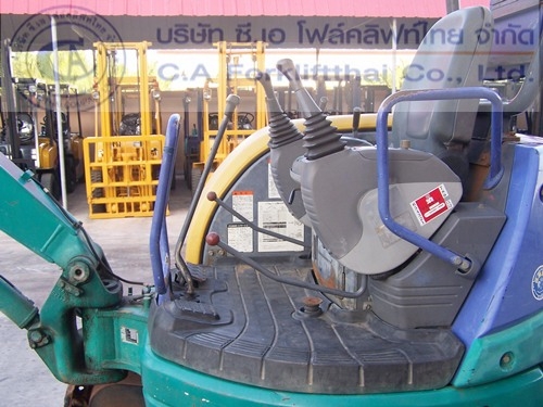 ขายรถขุด แบคโฮ KOMATSU รุ่น PC30MR-1 ใช้งานมาเพียง 4000 ชม.