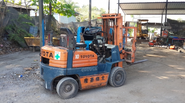 ขายรถยก1ตัน.....รุ่น5.งากระได้.สวยๆๆมาทางนี้