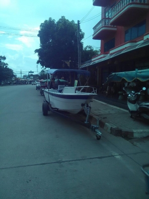 เรือตกปลาเครื่องเมอ45พร้อเทรลเลอร์ เรือตกปลาเครื่องเมอ45พร้อเทรลเลอร์