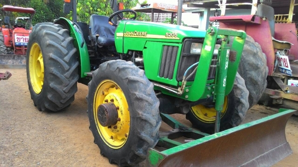 ขายรถไถ John Deere 5205 พร้อมดันหน้า ผาน 3 รถสวยเดิมๆ 53แรงม้า ขายรถไถ John Deere 5205 พร้อมดันหน้า ผาน 3 รถสวยเดิมๆ 53แรงม้า