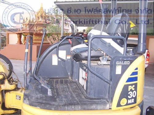 ขายรถขุด แบคโฮ KOMATSU รุ่น PC30MR-2 ใช้งานมาเพียง 800 ชม