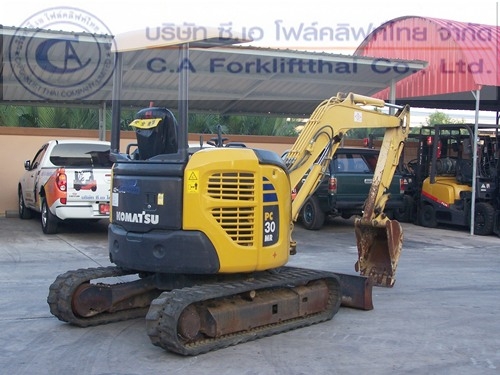 ขายรถขุด แบคโฮ KOMATSU รุ่น PC30MR-2 ใช้งานมาเพียง 800 ชม