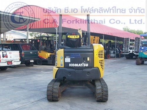 ขายรถขุด แบคโฮ KOMATSU รุ่น PC30MR-2 ใช้งานมาเพียง 800 ชม