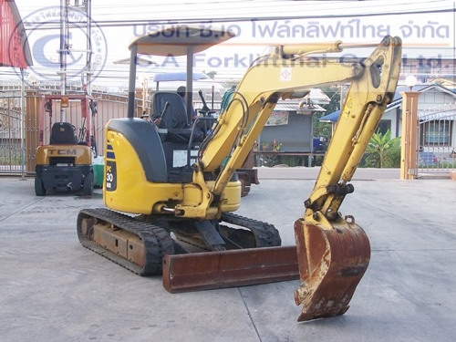 ขายรถขุด แบคโฮ KOMATSU รุ่น PC30MR-2 ใช้งานมาเพียง 800 ชม