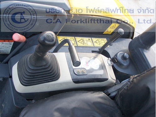 ขายรถขุด แบคโฮ KOMATSU รุ่น PC30MR-2 ใช้งานมาเพียง 800 ชม