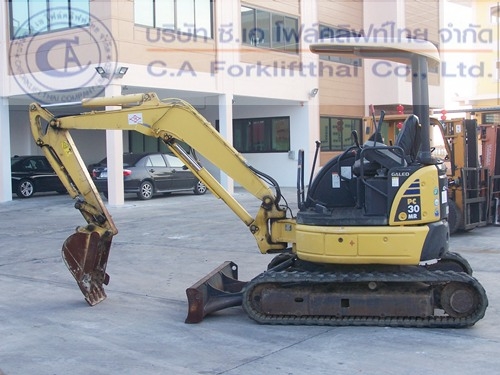 ขายรถขุด แบคโฮ KOMATSU รุ่น PC30MR-2 ใช้งานมาเพียง 800 ชม