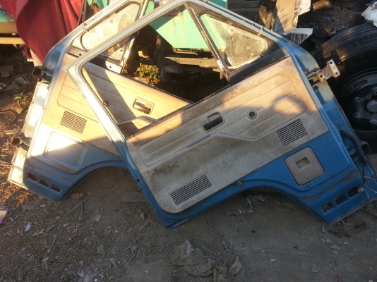 ขายครับประตู115 nprห้าง2บาน(l,r)หูช้างครบอุปกรณ์ครบ