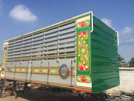 กะบะอลูมิเนียมเสาชน สูง 2.10 ยาว 6.10 ฝาด้านข้างเปิดได้