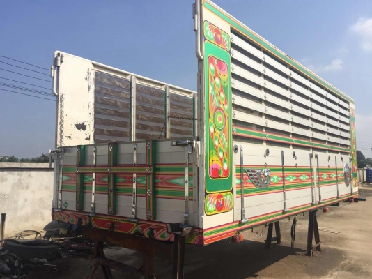 กะบะอลูมิเนียมเสาชน สูง 2.10 ยาว 6.10 ฝาด้านข้างเปิดได้