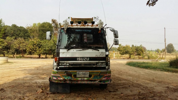 ขายรถบรรทุก Isuzu สิบล้อ ติดเฮี๊ยบ 3 ตัน