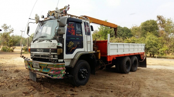ขายรถบรรทุก Isuzu สิบล้อ ติดเฮี๊ยบ 3 ตัน