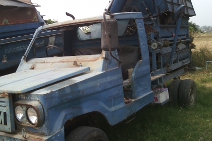 ขายรถนวดข้าว5ฟุตเครื่อง74แรงราคา39000