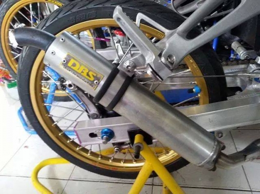 ปลายท่อซิ่ง2T  DBS พร้อมแหวนยึดท่อ สภาพ95\%