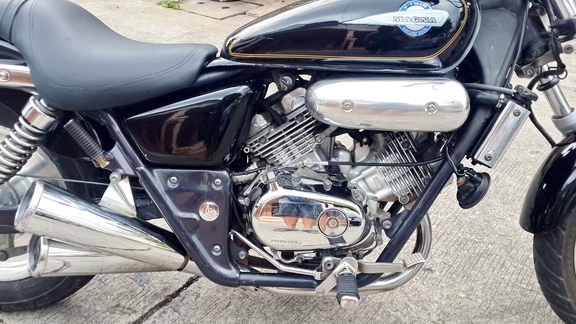 ขายด่วนๆ HONDA MAGNA 250 เดิมๆทั้งคันสวยน่าเก็บ