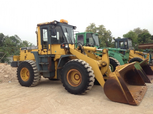 KOMATSU WA 300 รุ่น 3 นำเข้าจากญี่ปุ่น 090-986-2521 อ๊อบ KOMATSU WA 300 รุ่น 3 นำเข้าจากญี่ปุ่น 090-986-2521 อ๊อบ