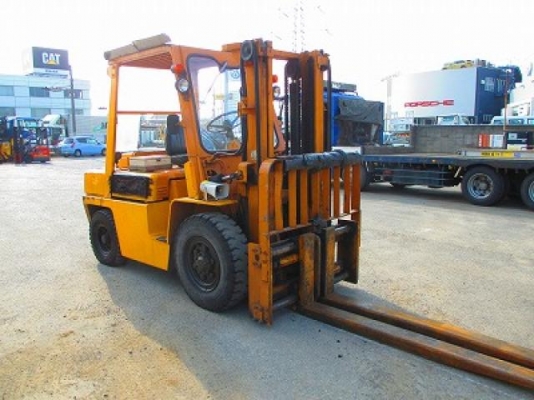 ขายรถโฟล์คลิฟท์มือสอง NISSAN รุ่น YF03 195,000 บาท นำเข้าจากประเทศญี่ปุ่น 100\% ไม่เคยใช้งานในประเทศไทย